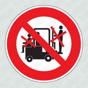 Απαγορεύεται η μεταφορά ατόμων με περονοφόρο / Riding forklifts is prohibited
